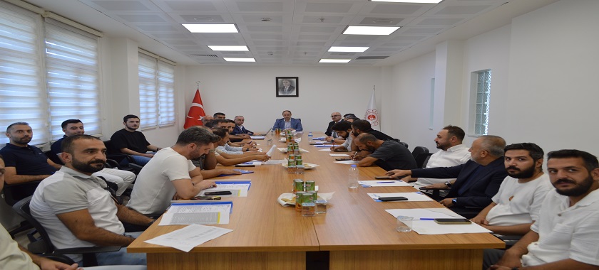 YAPIMI DEVAM EDEN KÖY KONUTLARINA İLİŞKİN KOORDİNASYON TOPLANTISI GERÇEKLEŞTİRİLDİ. 27 Ağustos 2025